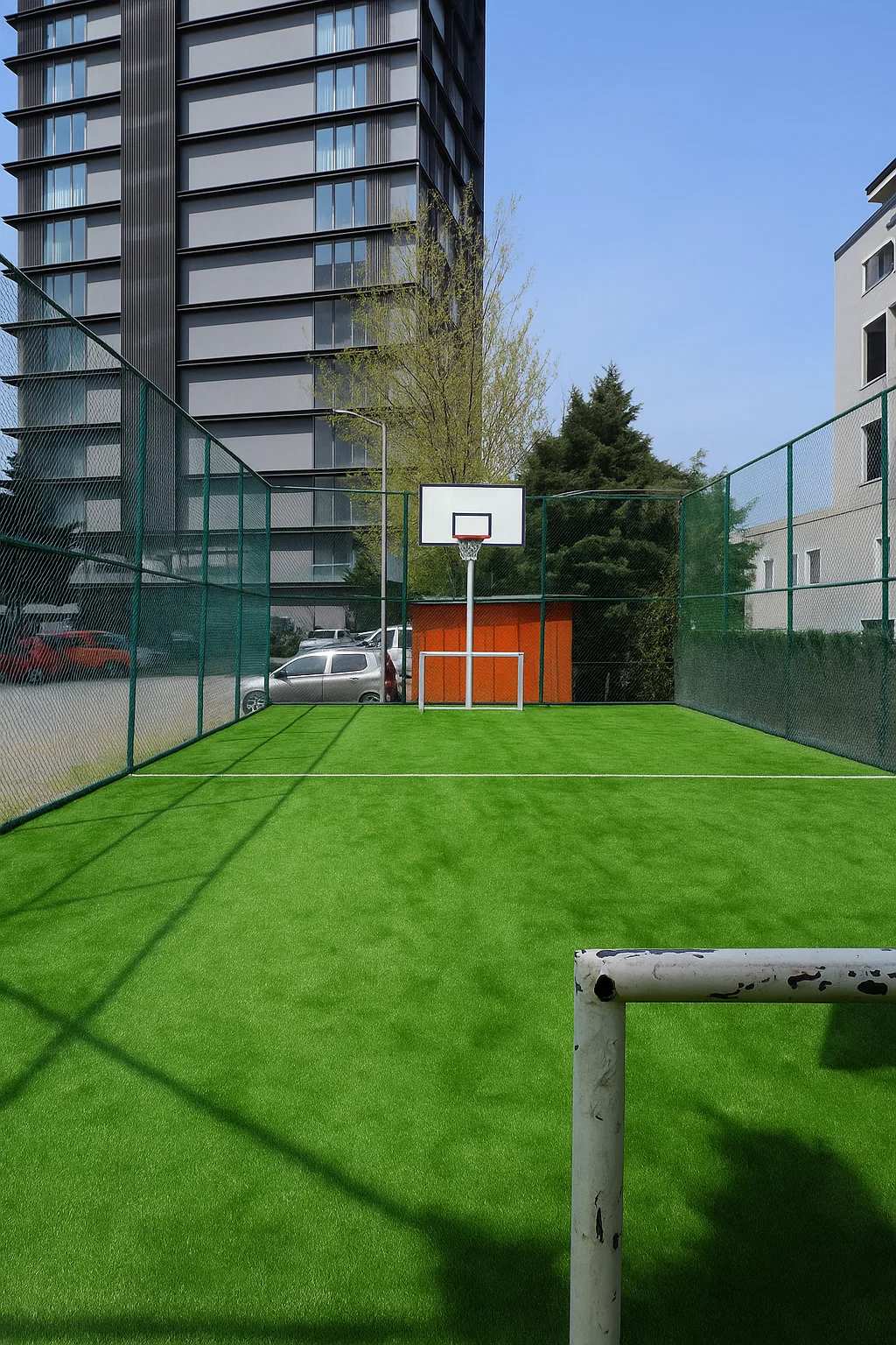 Dayanıklı ve gerçek görünümlü peyzaj çim halı – bahçe, balkon ve dış mekan dekorasyonu için ideal yapay çim kaplama